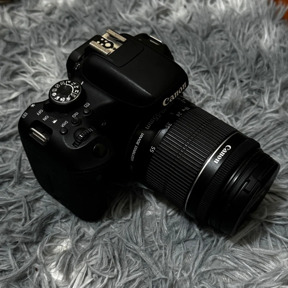 Canon Black Digital Camera with Zoom Lens